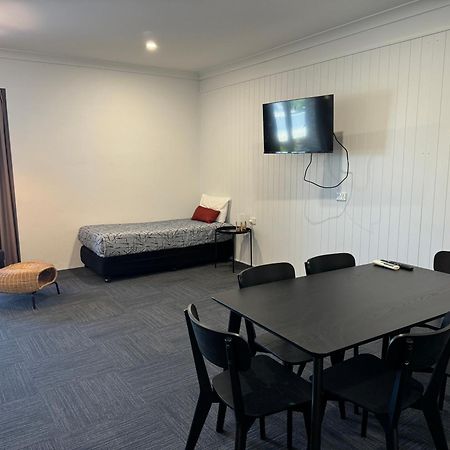 Longreach Motor Inn Ngoại thất bức ảnh
