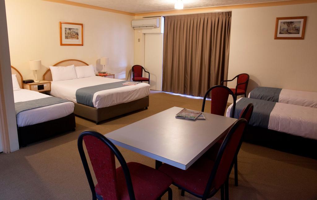 Longreach Motor Inn Ngoại thất bức ảnh