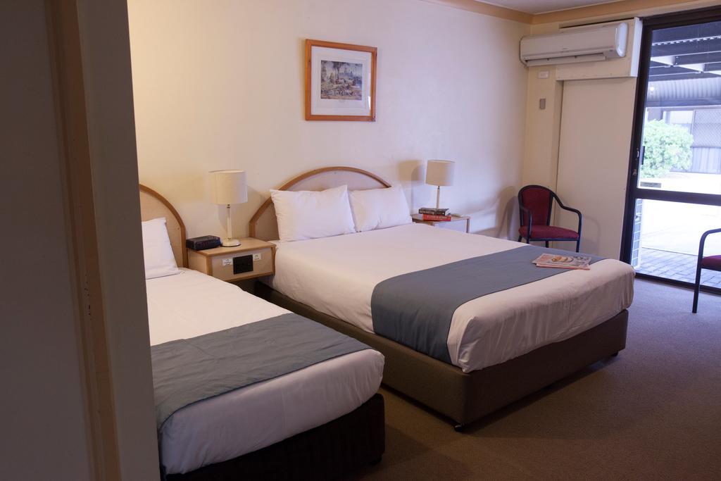 Longreach Motor Inn Ngoại thất bức ảnh
