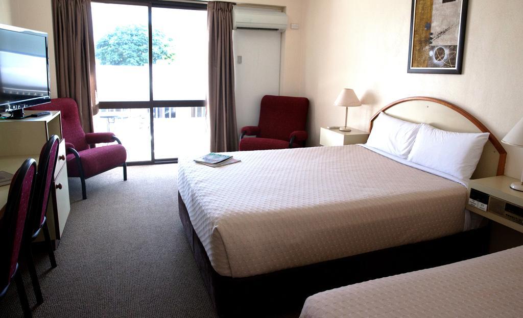 Longreach Motor Inn Ngoại thất bức ảnh